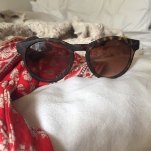 Urban Outfitters tortoise shell sunglasses